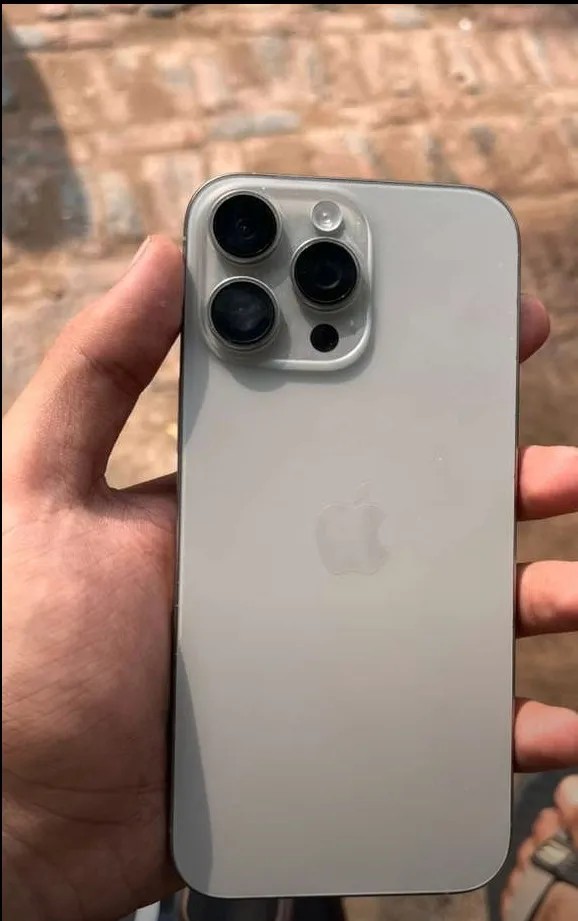 Apple iPhone 16 Pro Max
