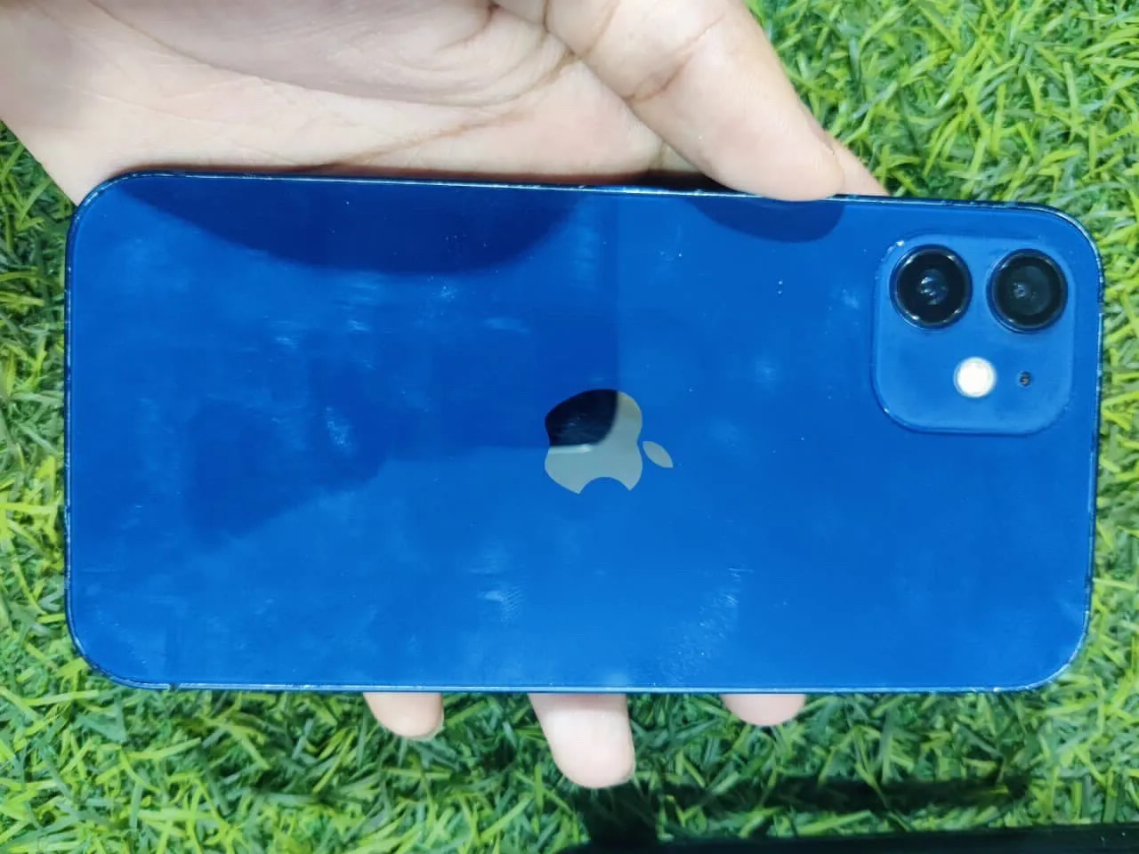 Apple iPhone 12