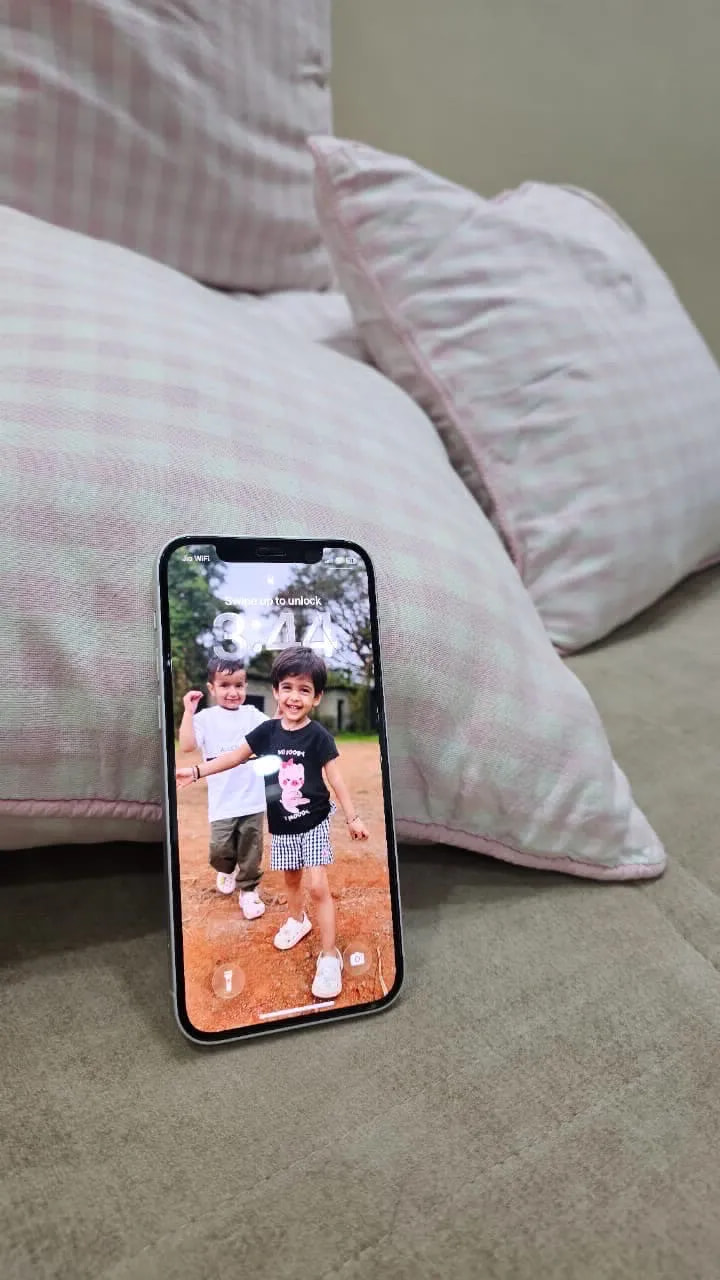 Apple iPhone 12
