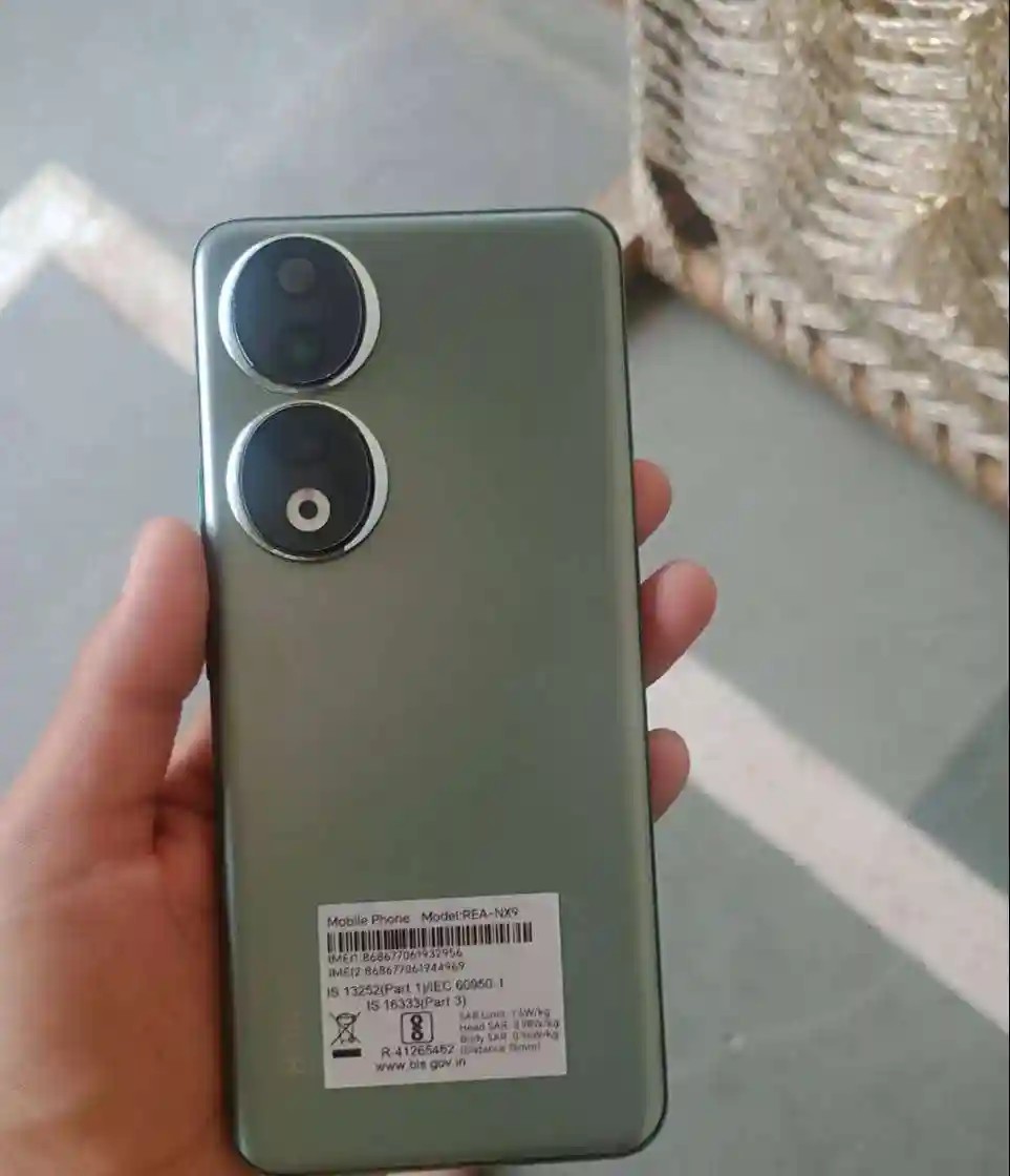 Honor 90