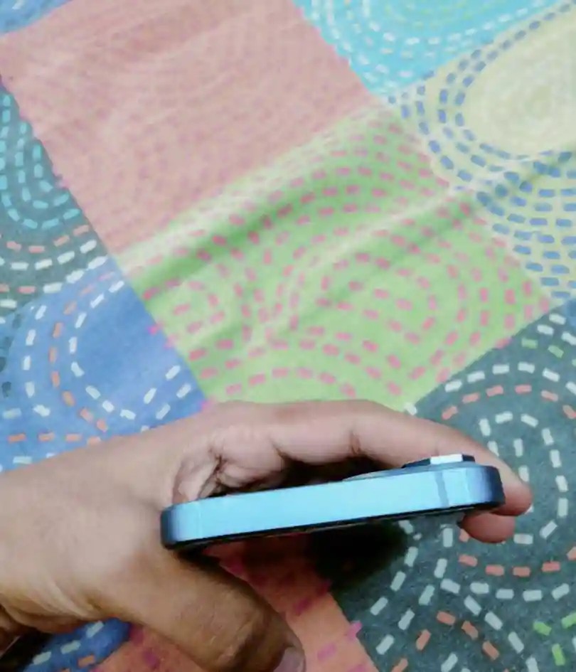 Apple iPhone 13