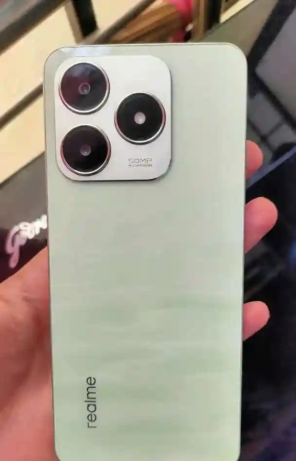 Realme C63
