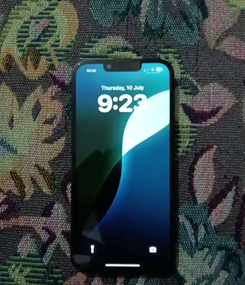Apple iPhone 13