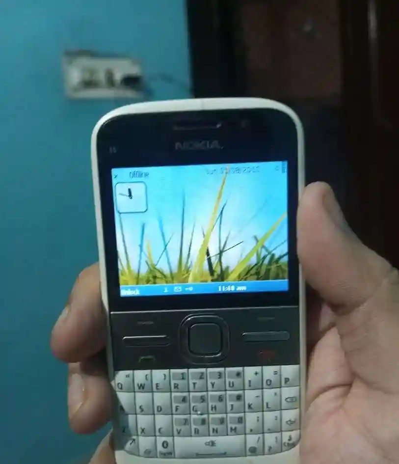 Nokia E5