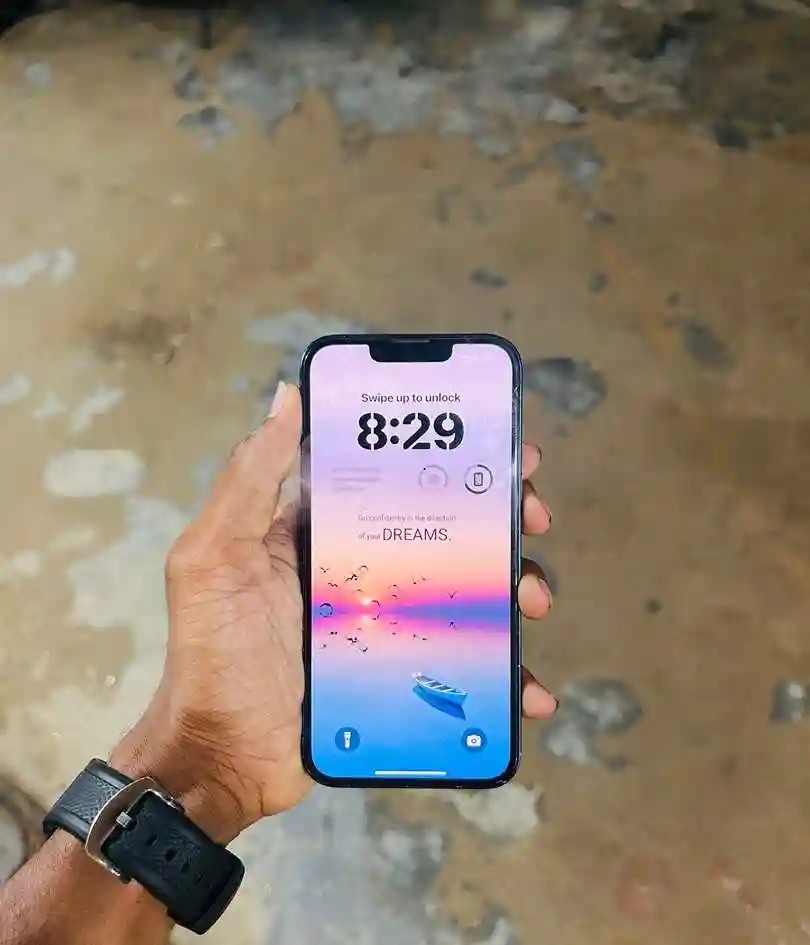 Apple iPhone 13