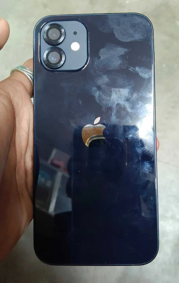 Apple iPhone 12