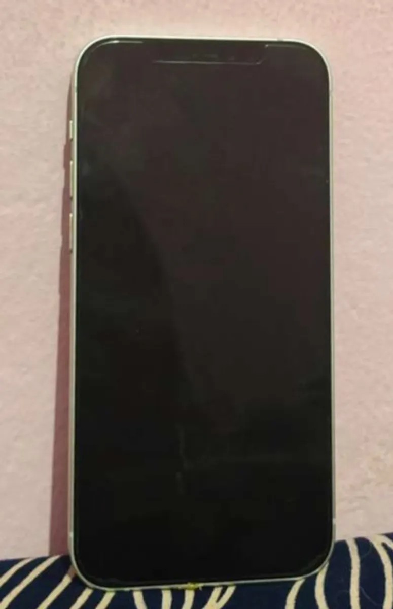 Apple iPhone 12