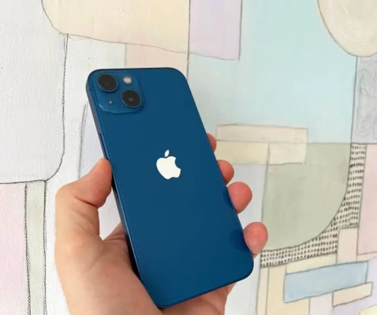 Apple iPhone 13