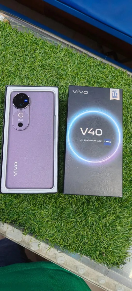vivo V40