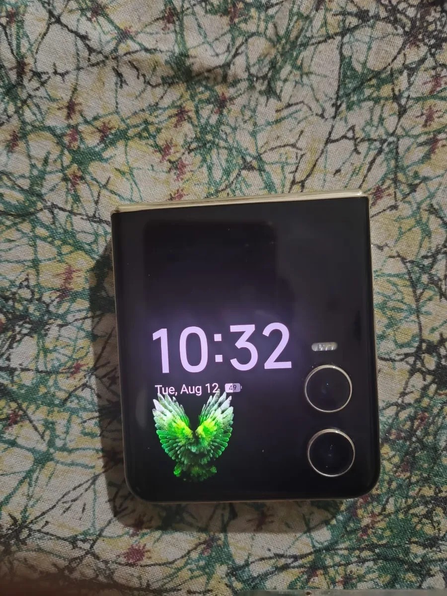 Tecno Phantom V Flip2