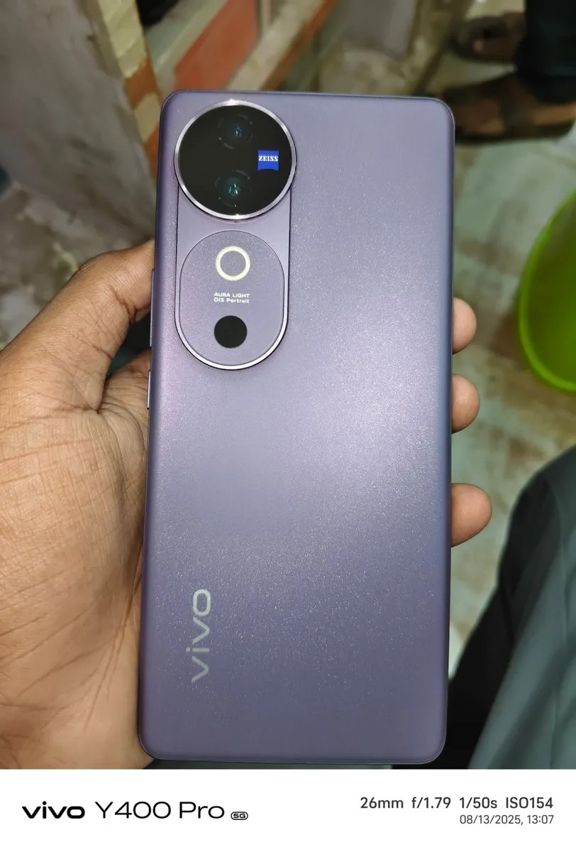 vivo V40