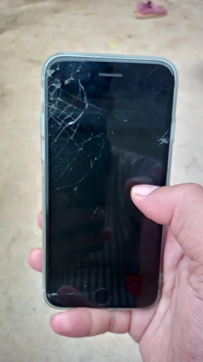 Apple iPhone SE (2020)