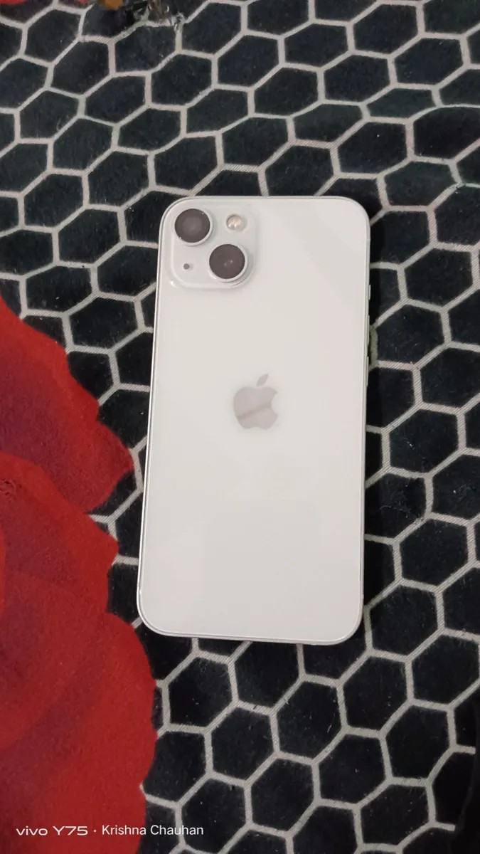 Apple iPhone 13