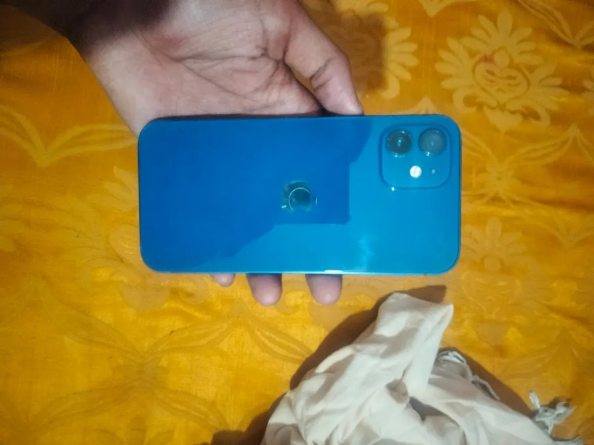 Apple iPhone 12