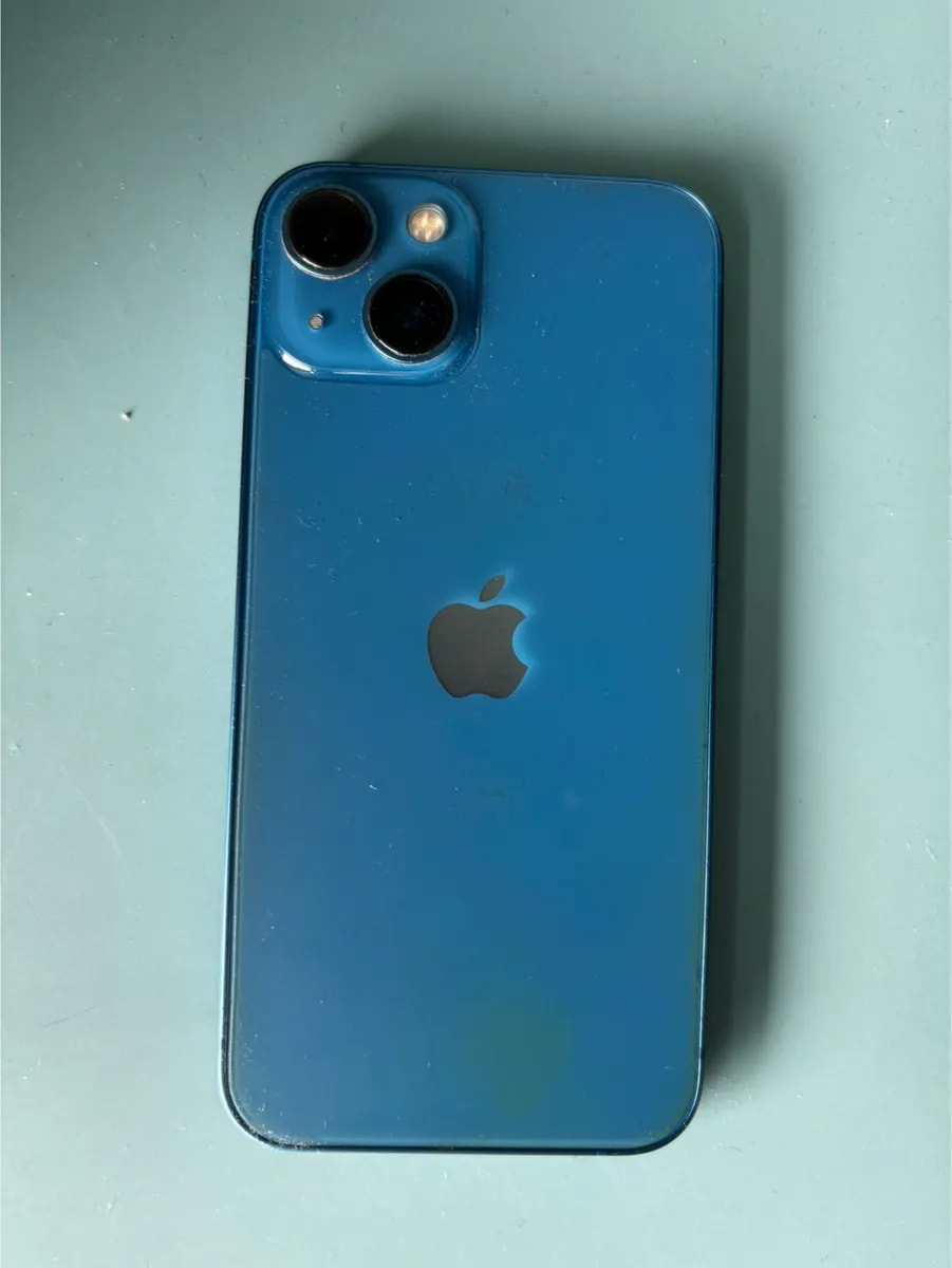Apple iPhone 13