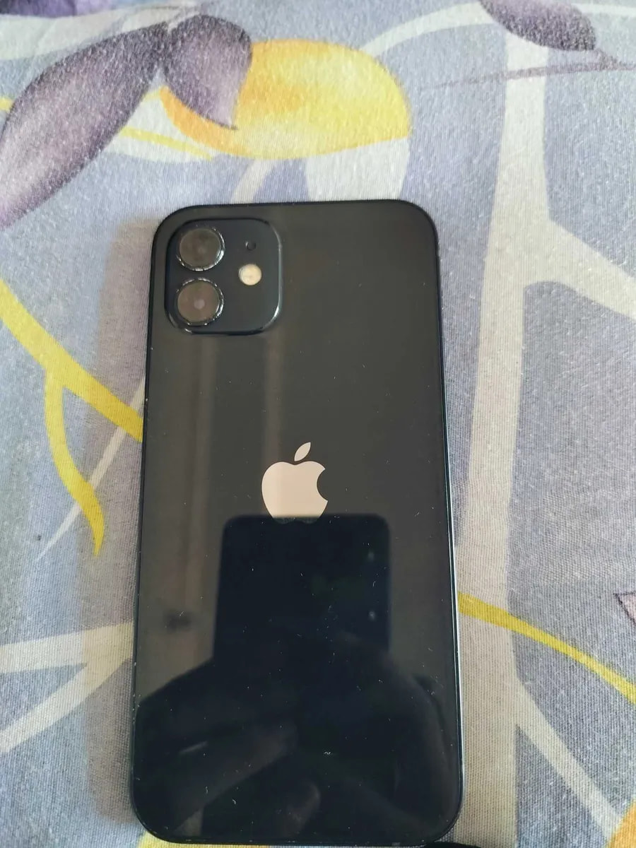 Apple iPhone 12