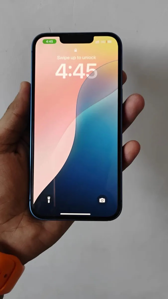Apple iPhone 13