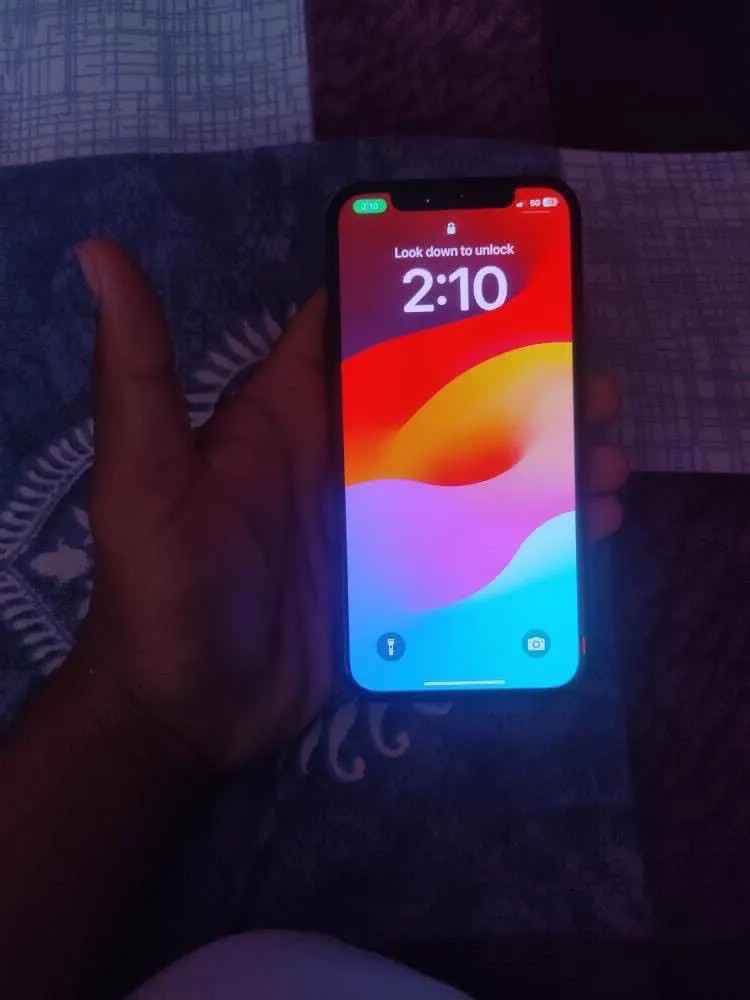 Apple iPhone 12