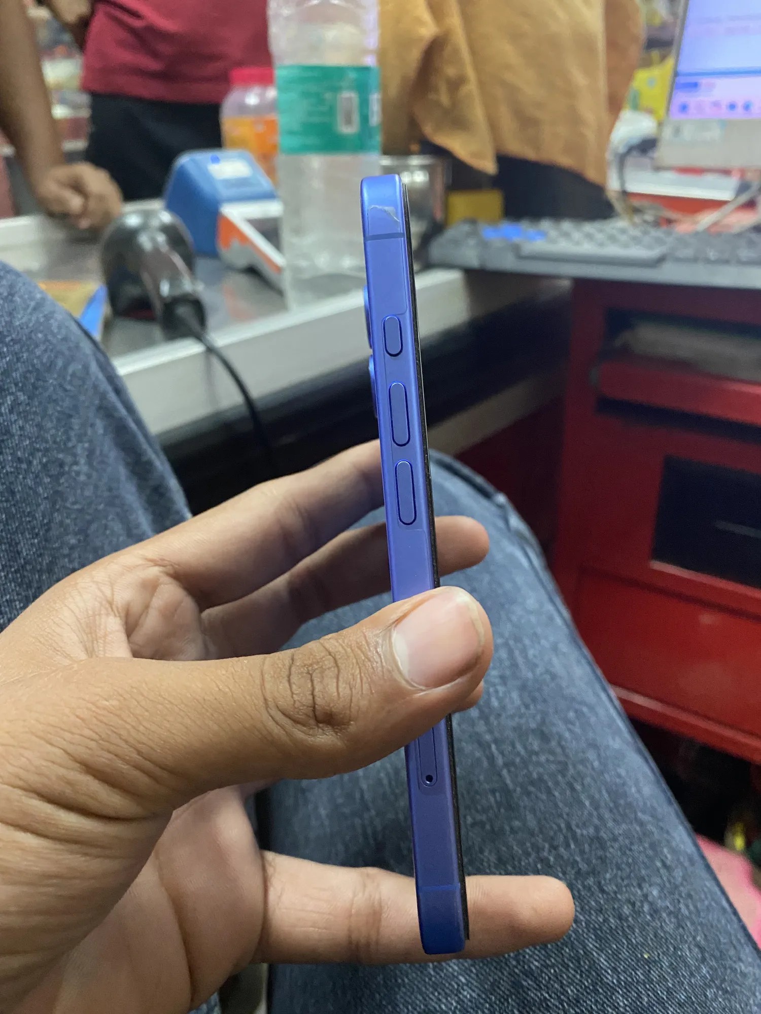 Apple iPhone 16