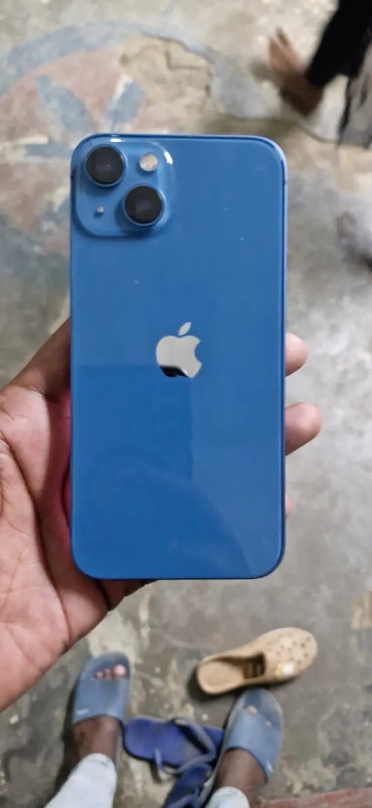 Apple iPhone 13