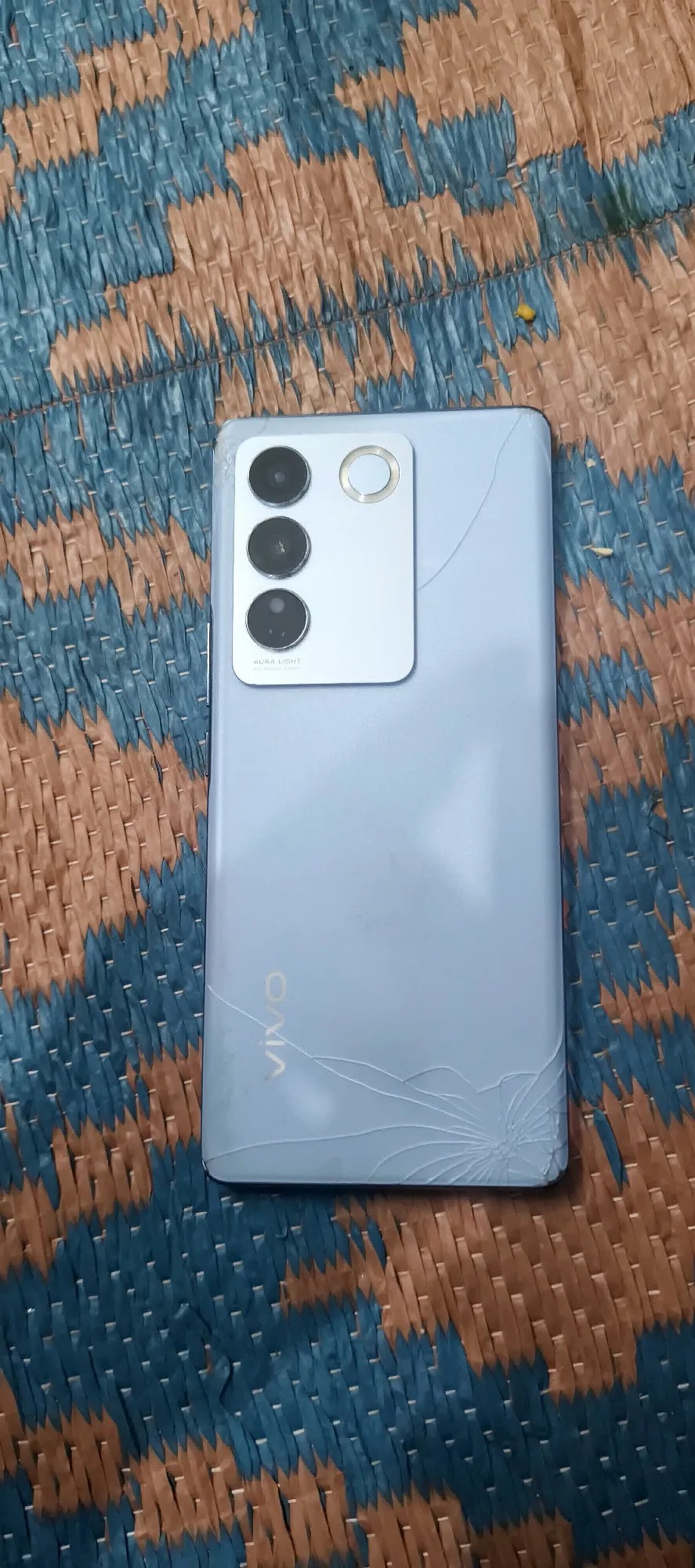 vivo V27