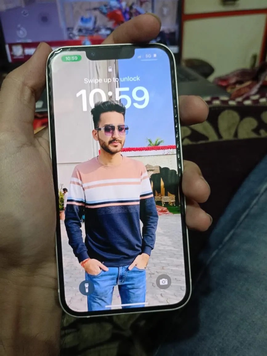 Apple iPhone 13