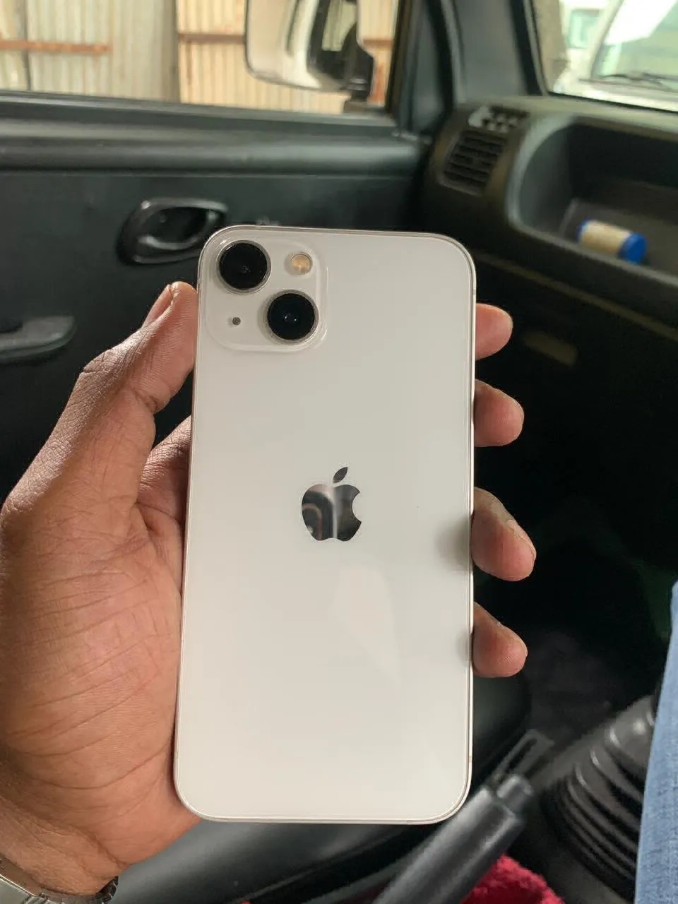 Apple iPhone 13