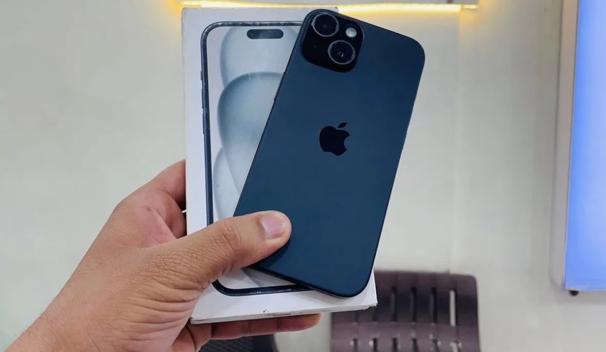 Apple iPhone 15