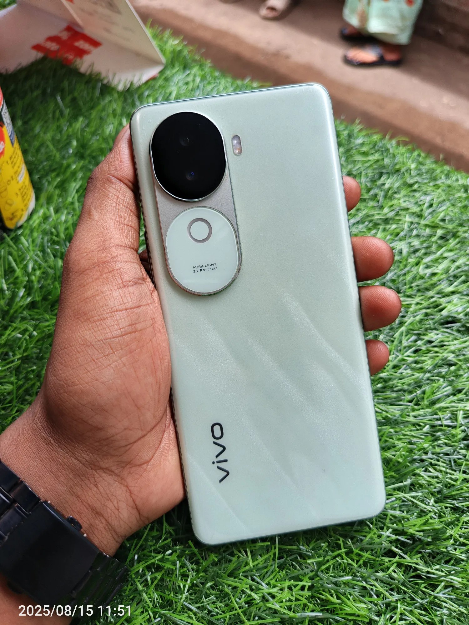 vivo V40e