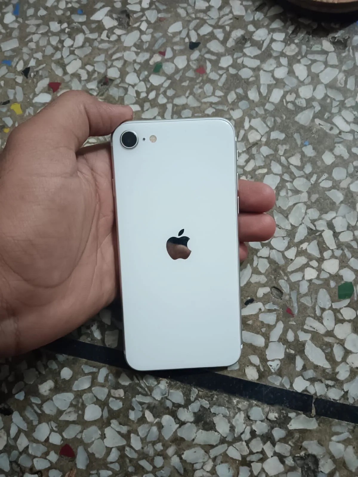 Apple iPhone SE (2020)