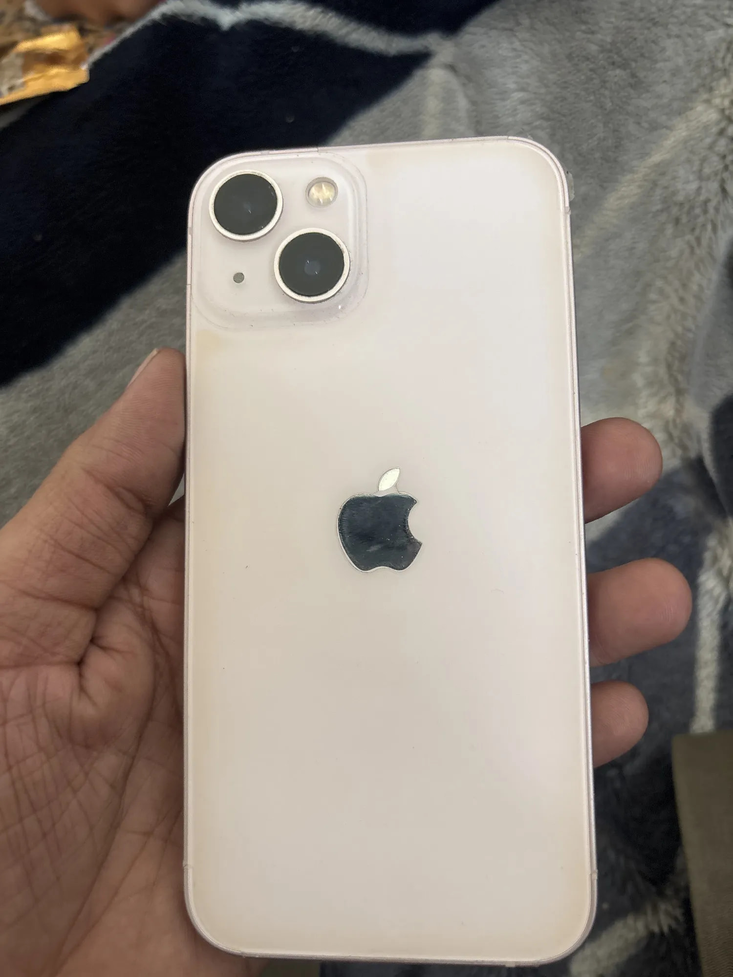 Apple iPhone 13
