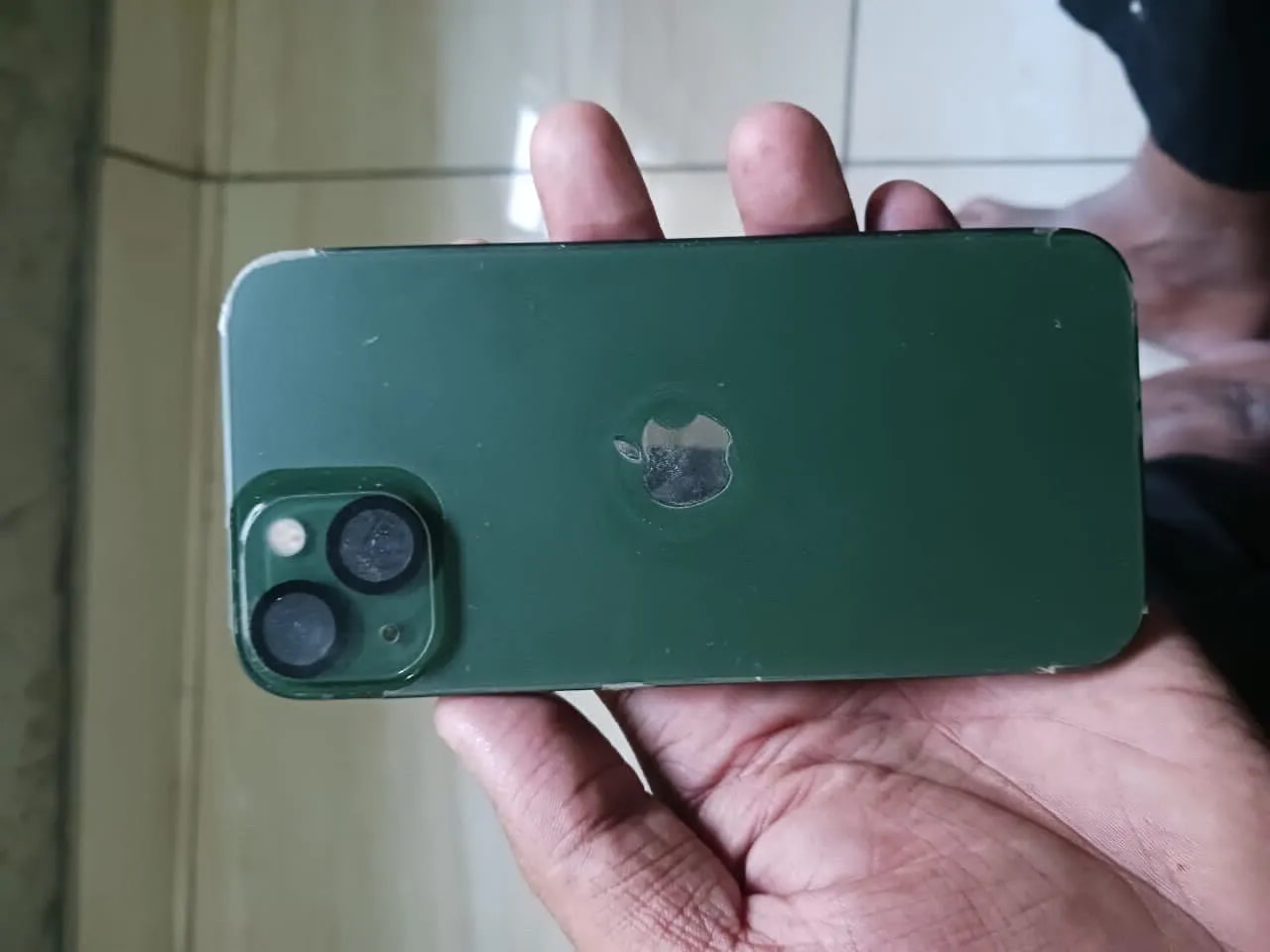 Apple iPhone 13