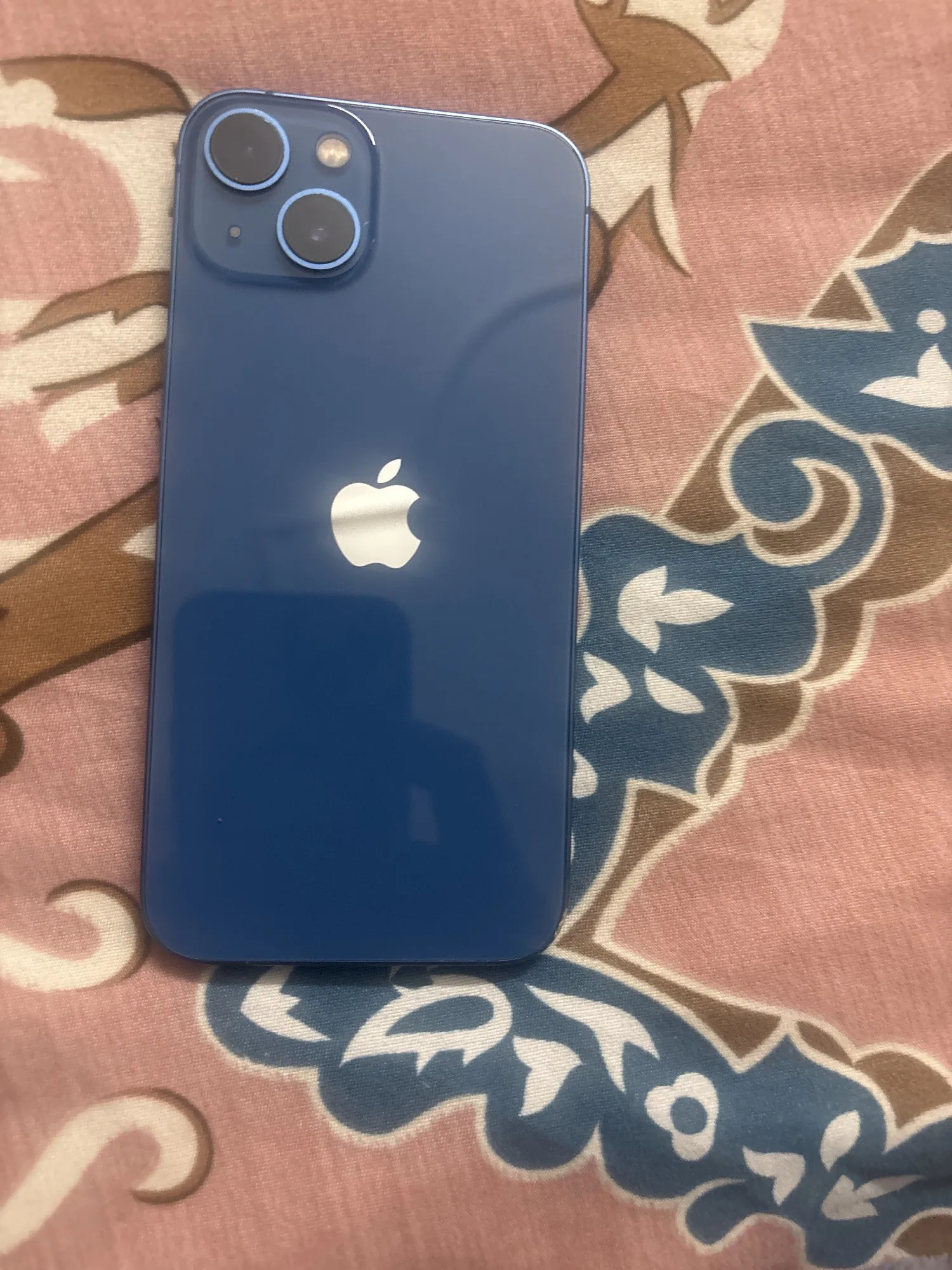 Apple iPhone 13