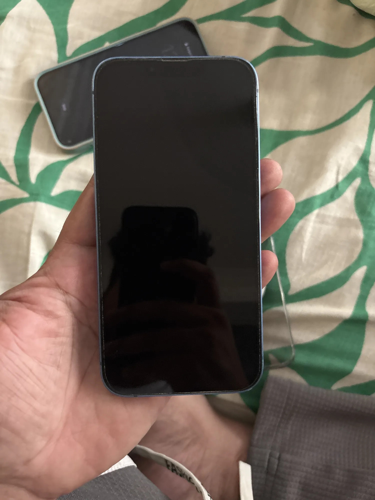 Apple iPhone 13