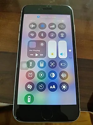 Apple iPhone SE (2020)