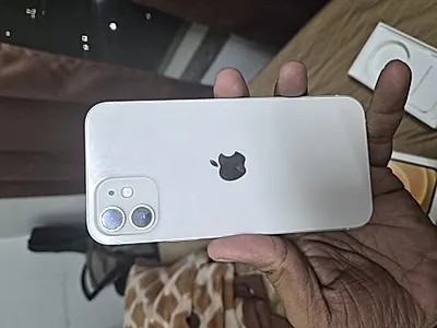 Apple iPhone 12